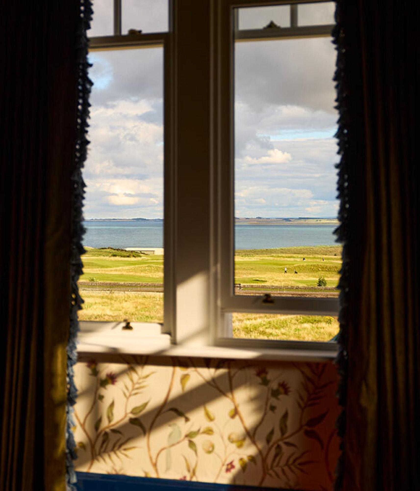 Dornoch Station Hotel Exterior photo